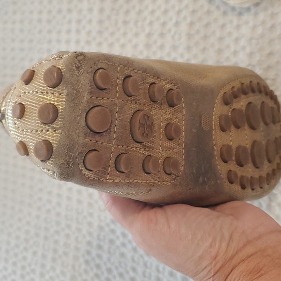 Tory Burch Arianna Driving Loafer Moccasins Flat Shoes Metallic GOLD Sz… - Picture 13 of 14